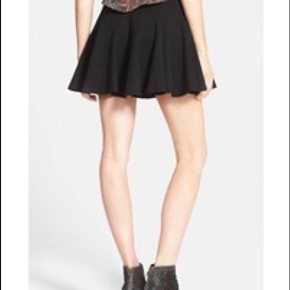 ASTR Ponte Knit Black Pleaded Skirt - Picture 4 of 5